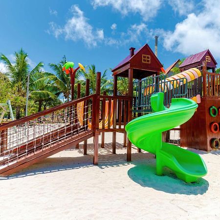 Crystals Beach Resort Belle Mare, A Member Of Radisson Individuals Palmar Exteriör bild