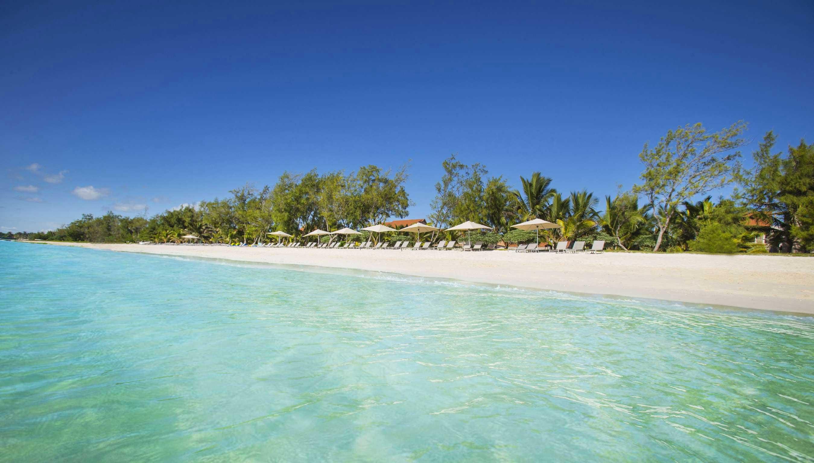 Crystals Beach Resort Belle Mare, A Member Of Radisson Individuals Palmar Exteriör bild