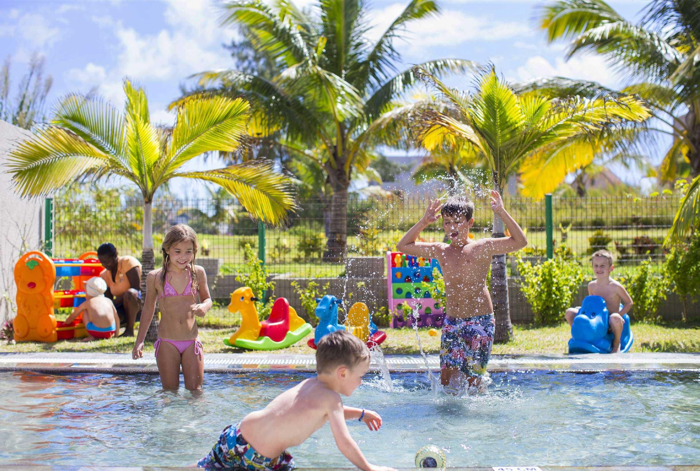 Crystals Beach Resort Belle Mare, A Member Of Radisson Individuals Palmar Exteriör bild