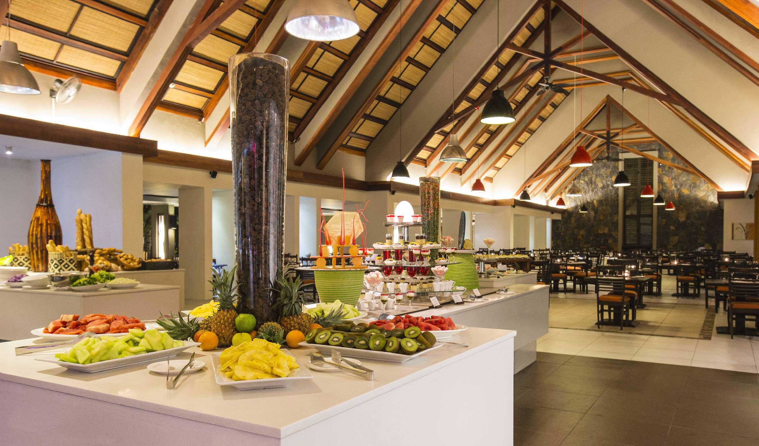 Crystals Beach Resort Belle Mare, A Member Of Radisson Individuals Palmar Exteriör bild