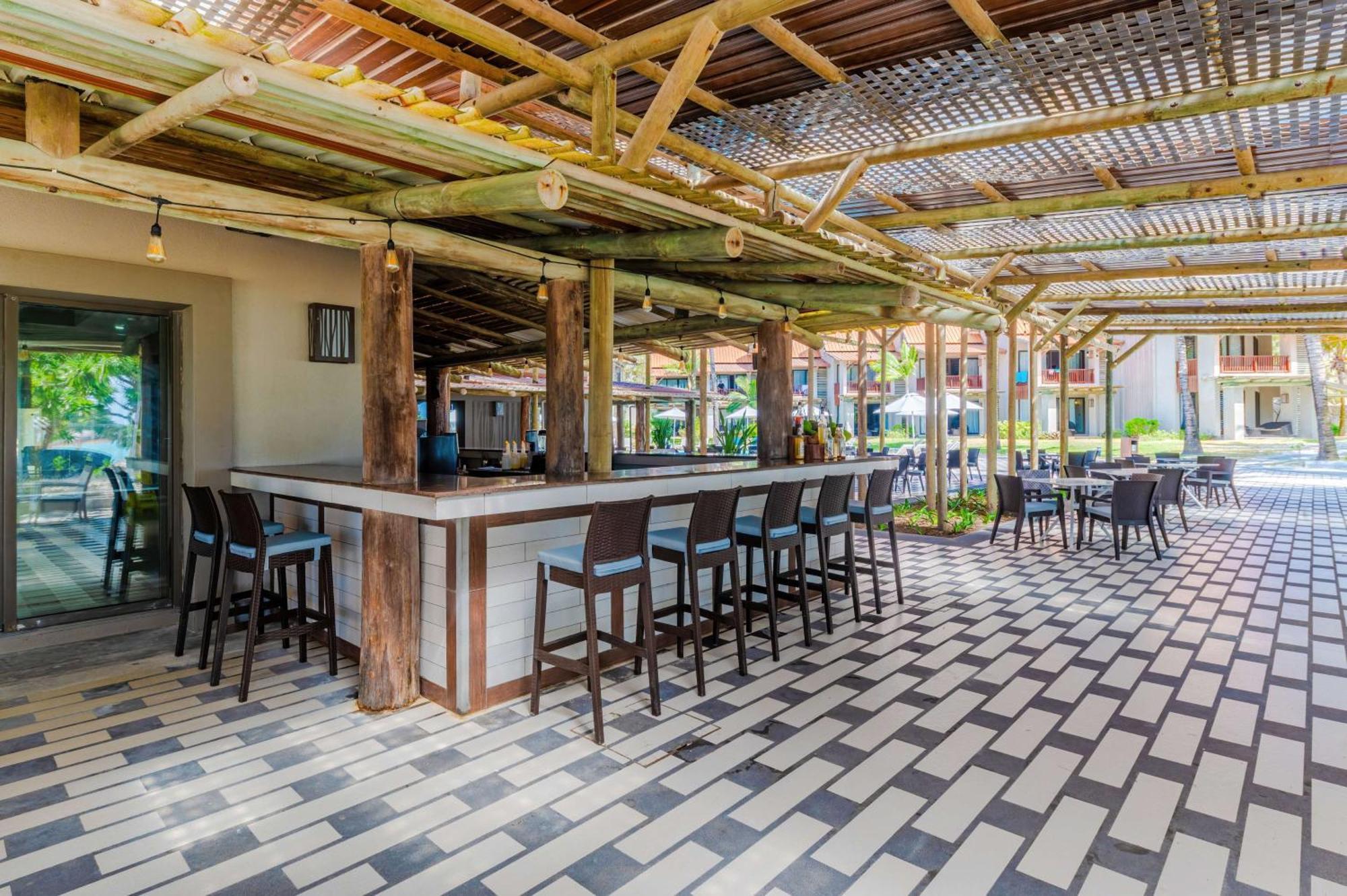 Crystals Beach Resort Belle Mare, A Member Of Radisson Individuals Palmar Exteriör bild