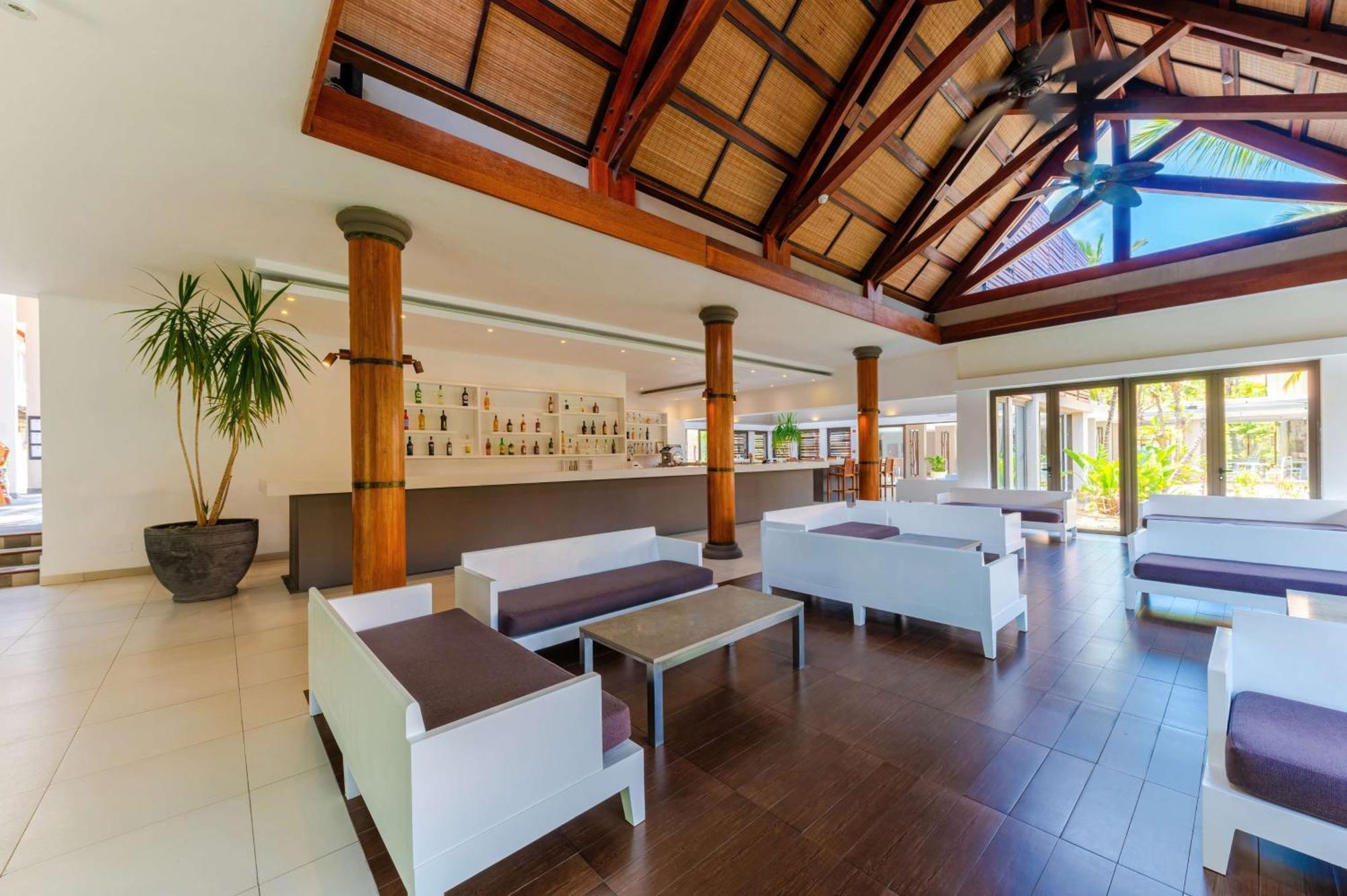 Crystals Beach Resort Belle Mare, A Member Of Radisson Individuals Palmar Exteriör bild