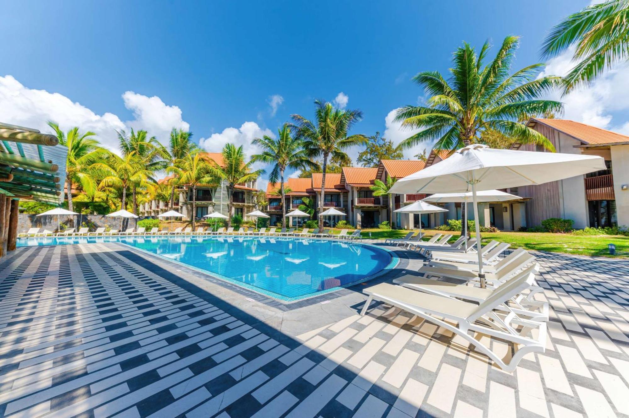 Crystals Beach Resort Belle Mare, A Member Of Radisson Individuals Palmar Exteriör bild