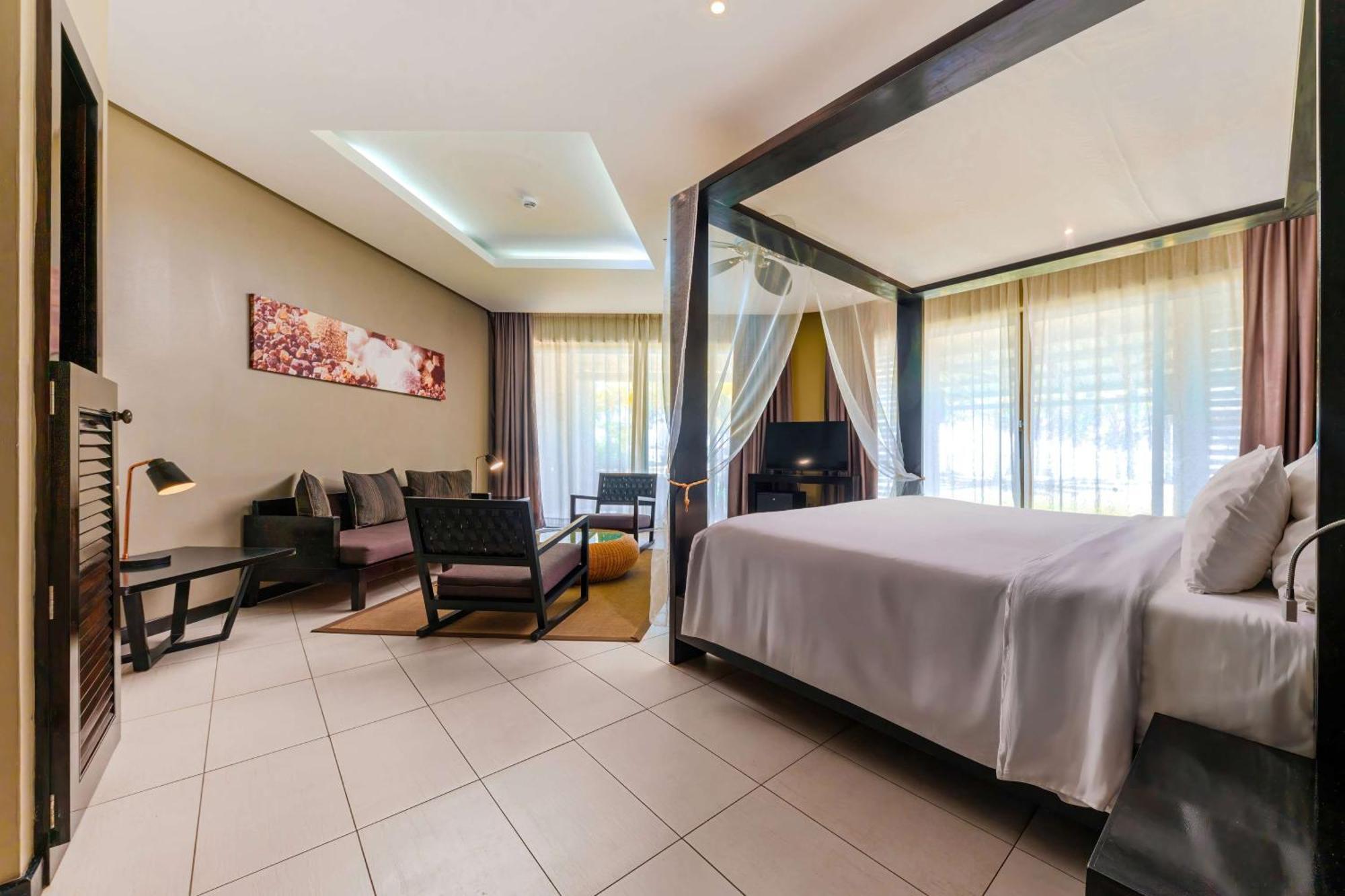 Crystals Beach Resort Belle Mare, A Member Of Radisson Individuals Palmar Exteriör bild