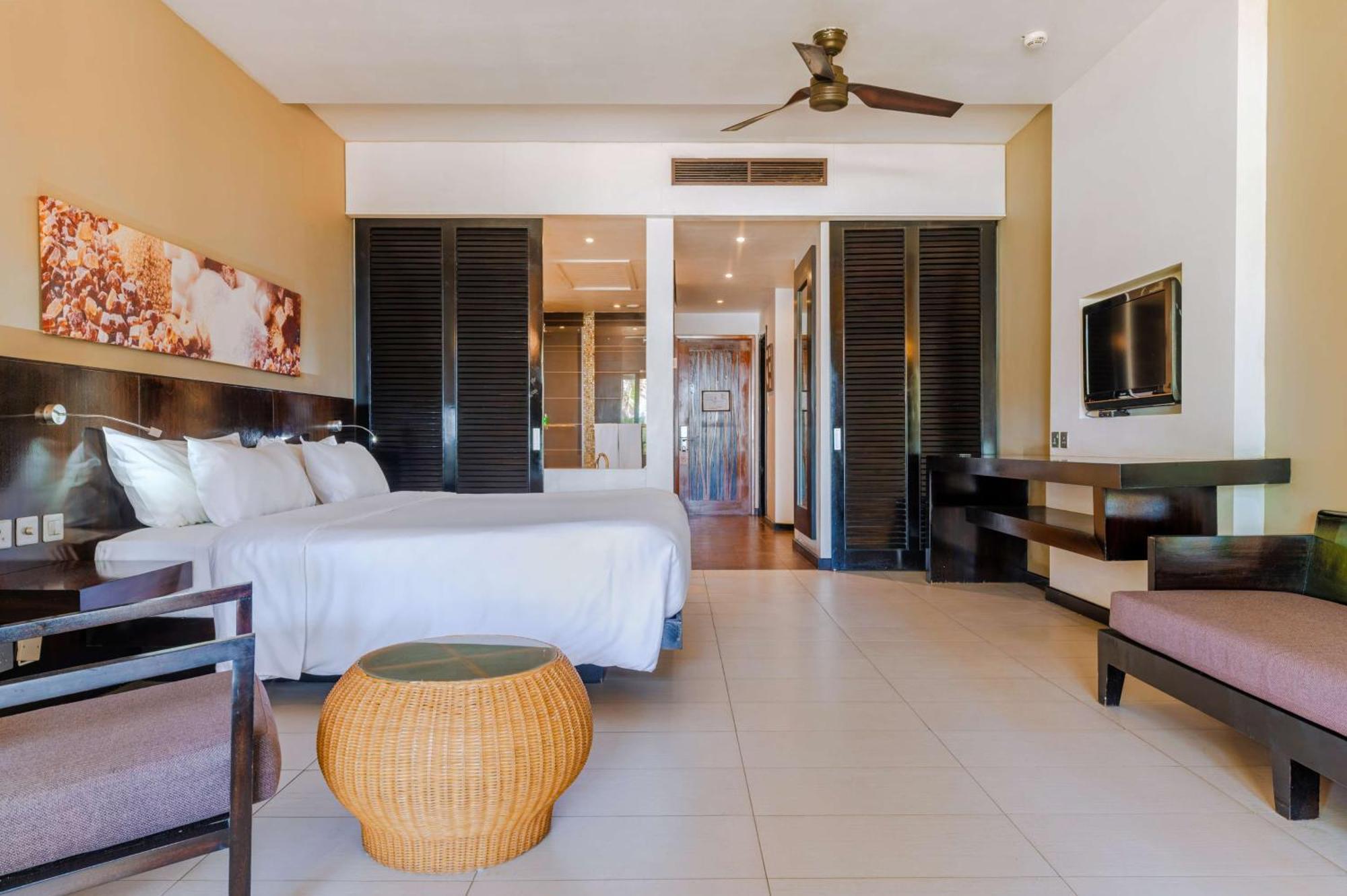 Crystals Beach Resort Belle Mare, A Member Of Radisson Individuals Palmar Exteriör bild